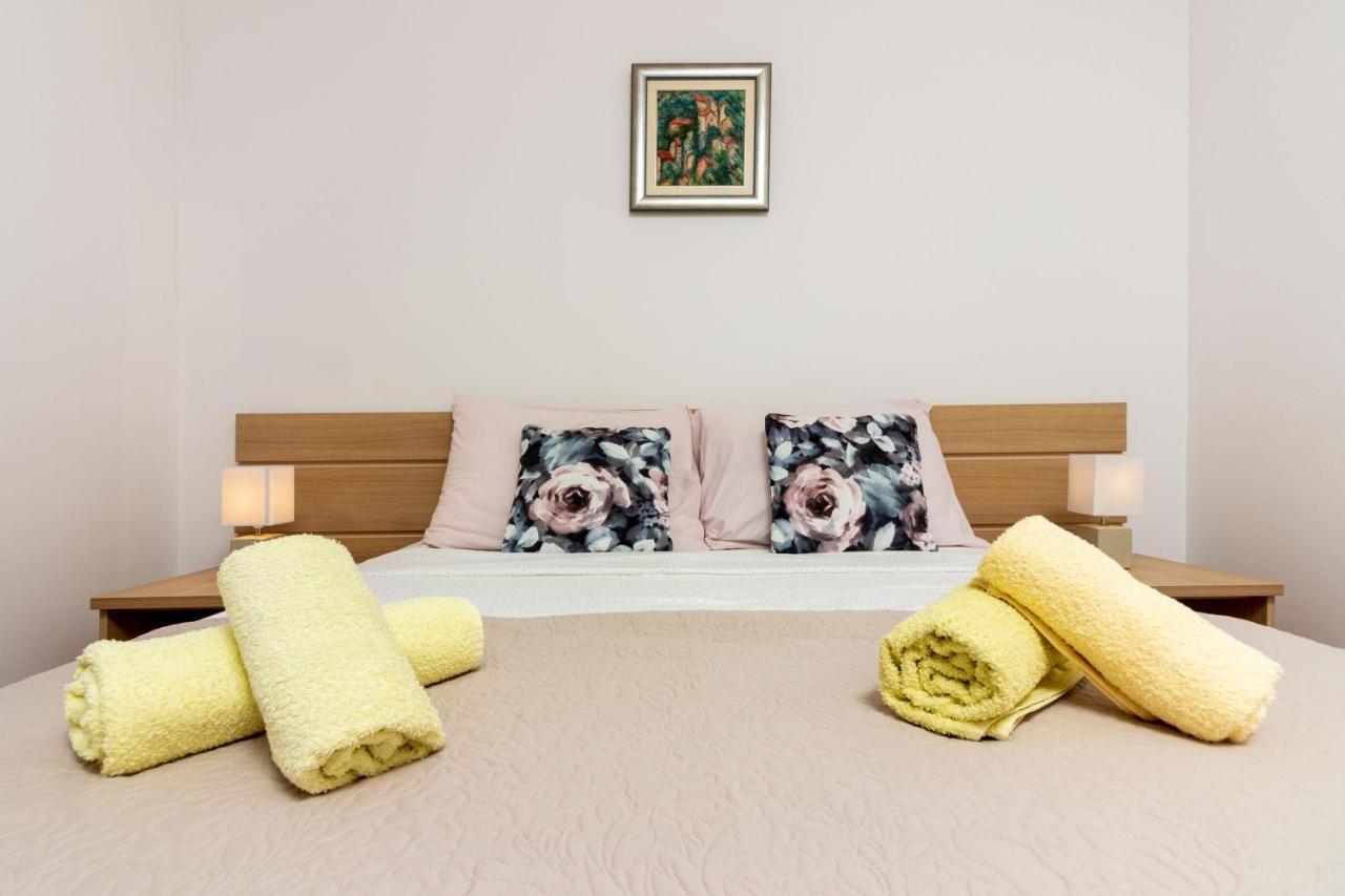 Apartment Mandalina House Stari Grad  Esterno foto